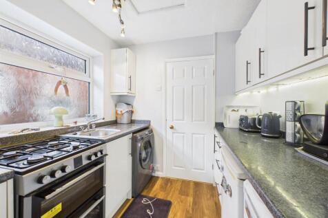 Kitchen: