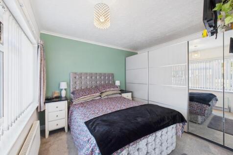 Bedroom: