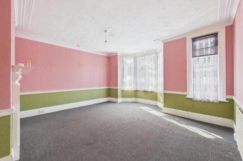 Bedroom: