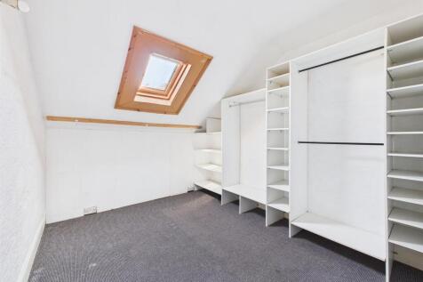 Bedroom: