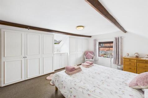 Bedroom: