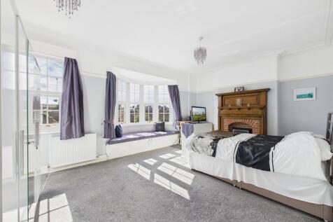 Bedroom: