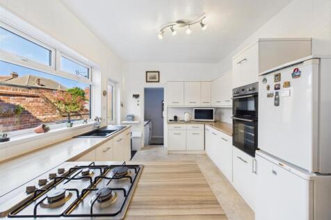 Kitchen: