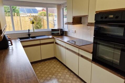 Kitchen: