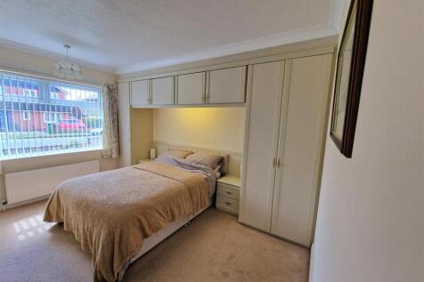 Bedroom: