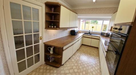 Kitchen: