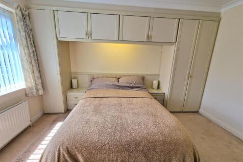 Bedroom:
