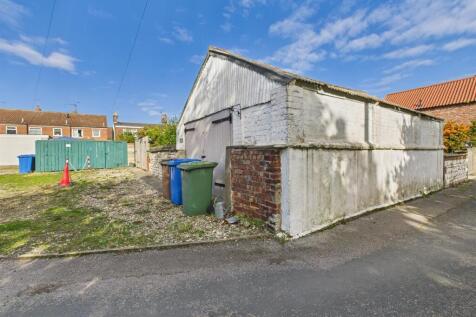 Garage/workshop: