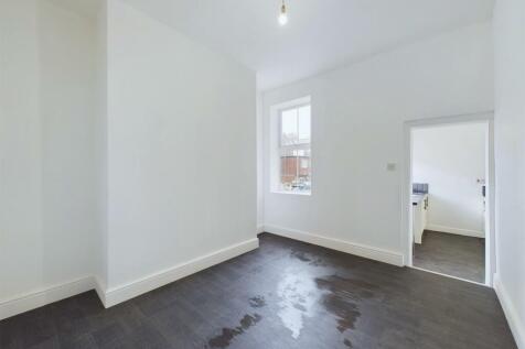 Dining room: