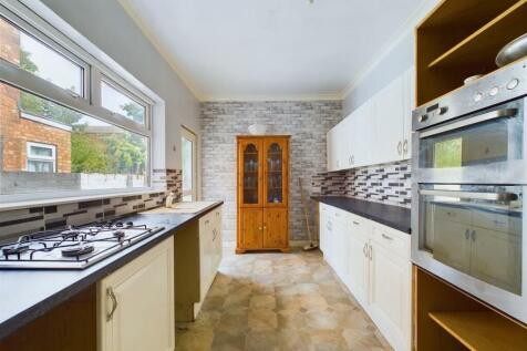 Kitchen: