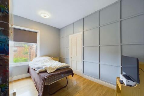 Bedroom: