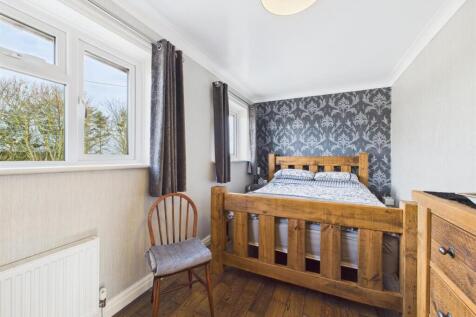 Bedroom: