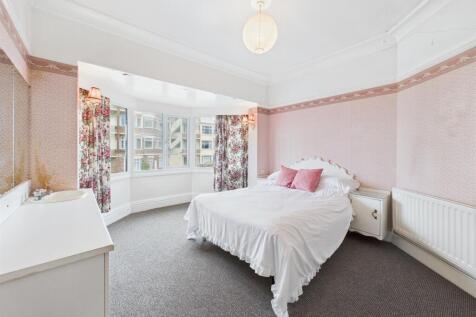 Bedroom: