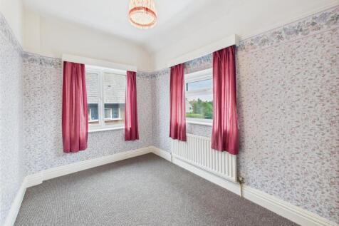 Bedroom: