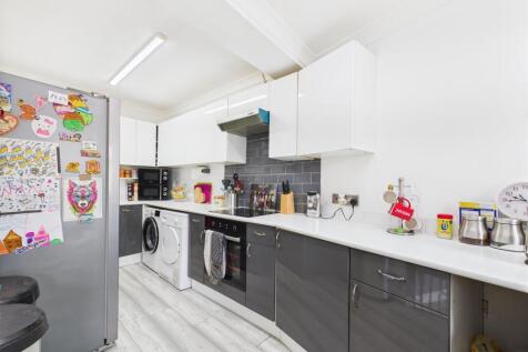 Kitchen: