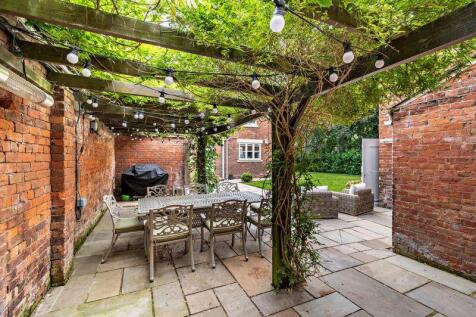 Outdoor dining area