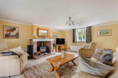 Living Room (2)