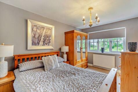 Bedroom (2)