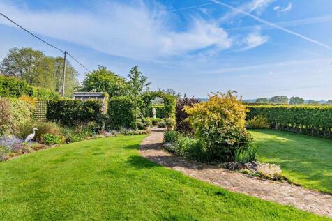 Lawned Gardens
