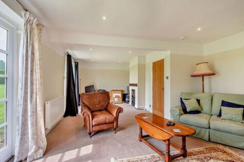 Living Dining Area