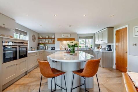 Breakfast Bar/ Kitchen Island