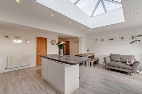 Kitchen Breakfast/Family Room