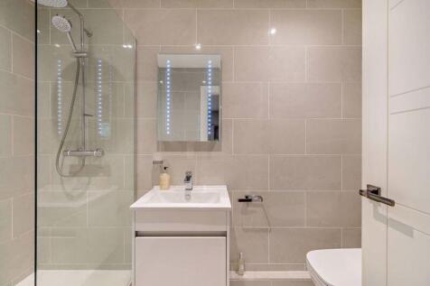 Guest Bedroom Ensuite