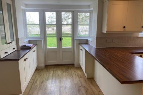Kitchen 2.jpg