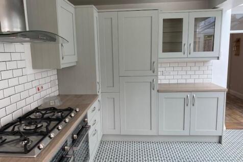 Kitchen 2.jpg