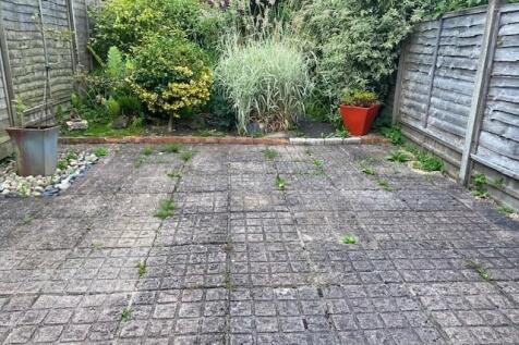 patio garden.jpg