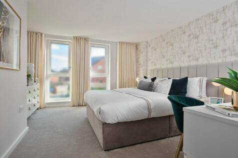 Upper Longcross Apartment