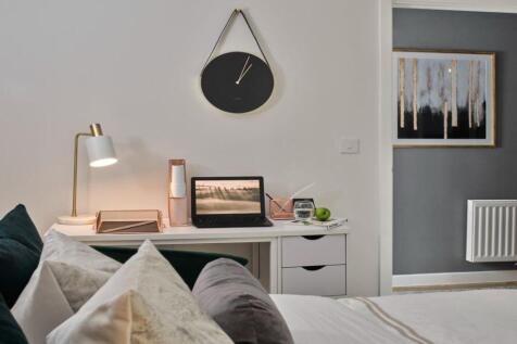 Upper Longcross show home