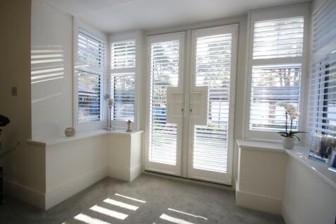Squared Bay Window