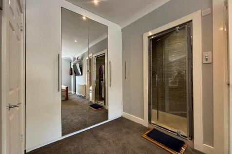 En-Suite Shower Rm