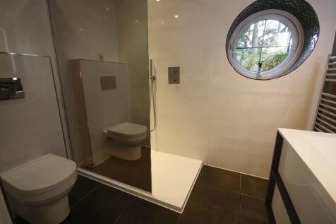 En-Suite Shower Rm