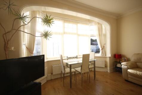 Feature Bay Window