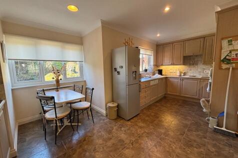 Kitchen/Breakfast Rm