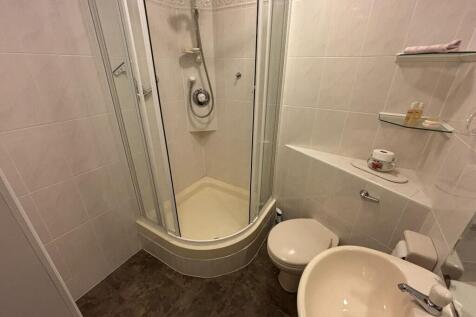 GF Shower Rm