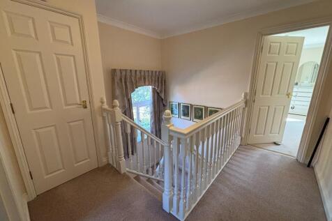 2nd Floor Landing 
