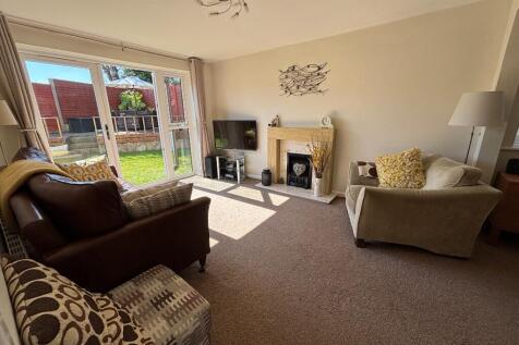 Rear Facing Lounge 