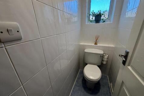 GF Shower Rm