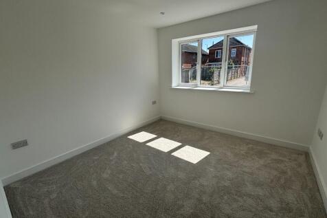 2 Double Bedrooms 