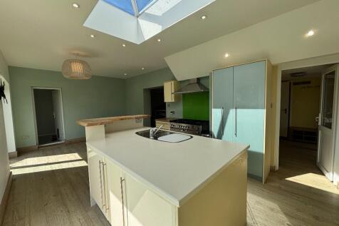 LG Stunning Kitchen 