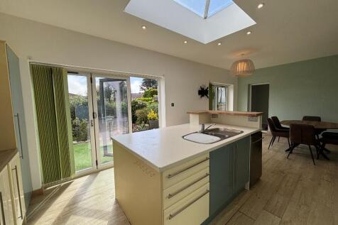 LG Stunning Kitchen 