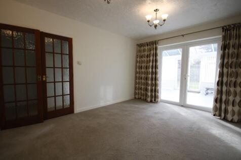 Rear Facing Lounge