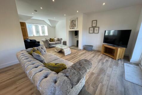Dual Aspect Lounge 