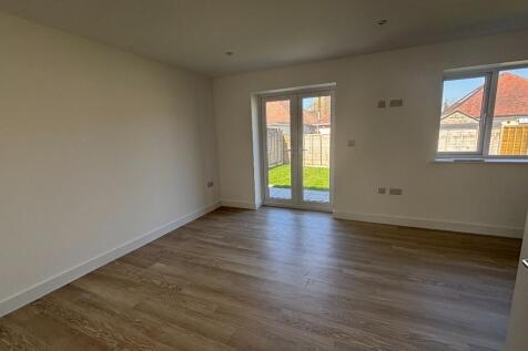 Rear Facing Lounge 
