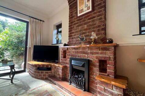 Feature Fireplace 