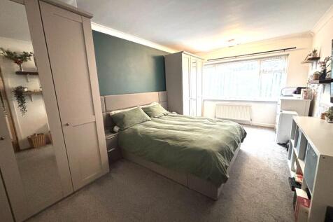 Large Bedroom 1 
