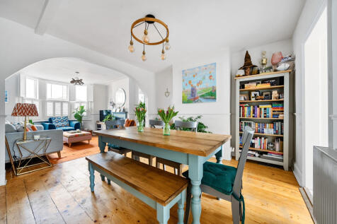 Dining Area/Lounge